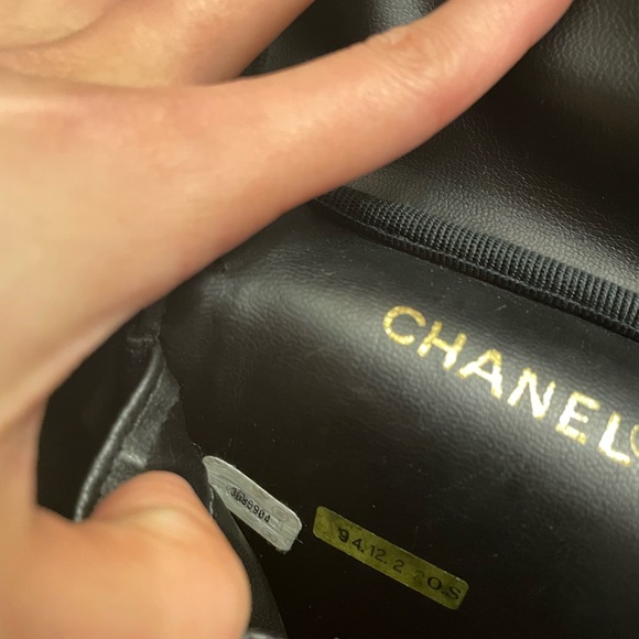 Authentic Chanel vanity case/bag in lambskin with chain - Picture 14 of 16